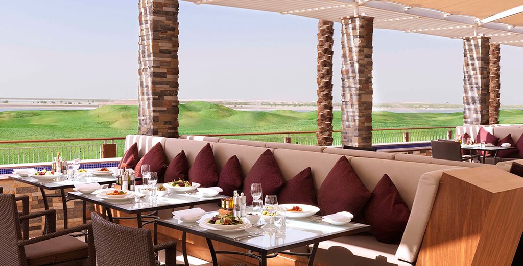 Radisson Blu Yas Island 4* + Hyatt Regency Creek Heights 5*