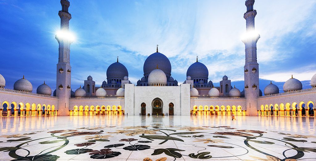 Radisson Blu Yas Island 4* + Hyatt Regency Creek Heights 5*