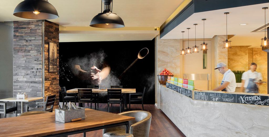 Radisson Blu Yas Island 4* + Hyatt Regency Creek Heights 5*