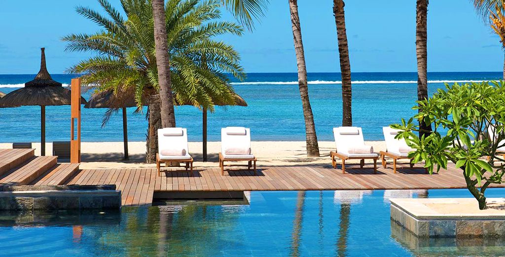 Outrigger Mauritius Beach Resort 5*