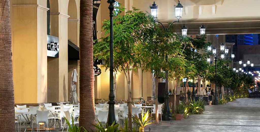 Hilton Dubai Jumeirah Beach 5*