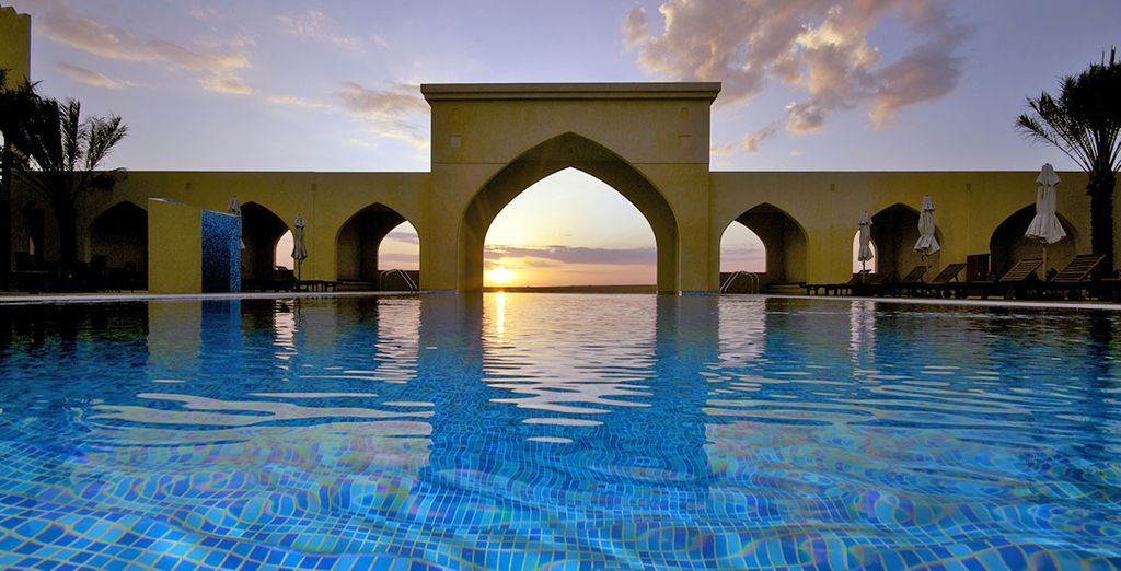 Tilal Liwa Resort 4* + Al Raha Beach Hotel 5* 