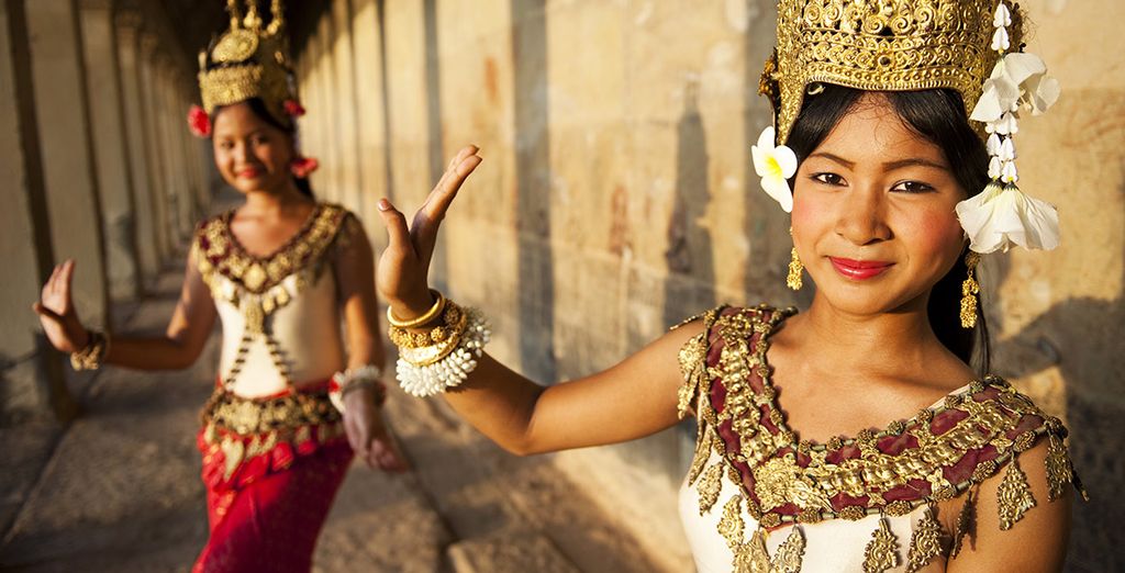 Kupu Kupu Barong +  Kupu Kupu Jimbaran e volo Emirates