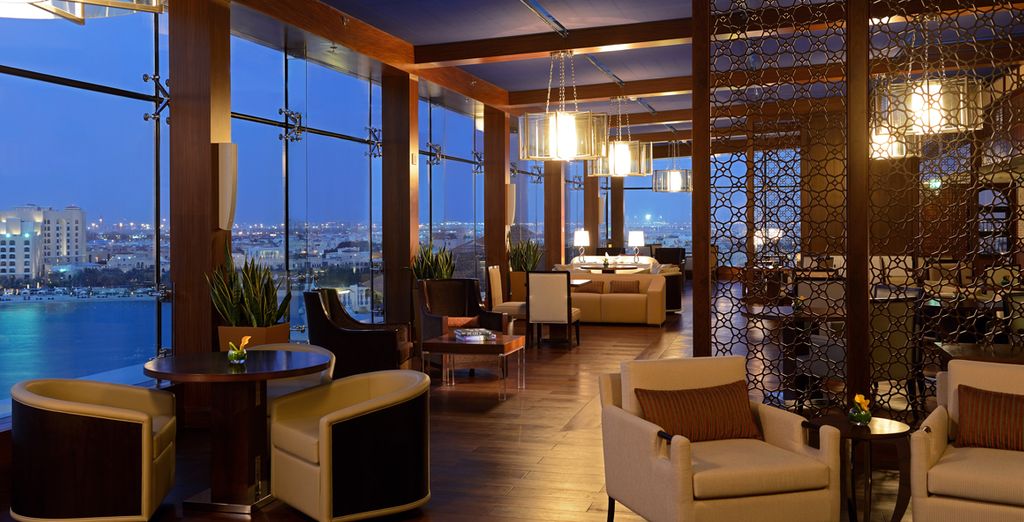 Mövenpick Jumeirah Lakes Towers 5* & The Ritz-Carlton Abu Dhabi Grand Canal 5*