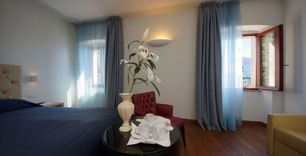Hotel La Baia D'Oro 4*