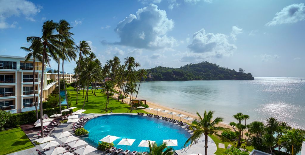 The Empress Premier Hotel Chiang Mai 5* + Holiday Inn Bangkok Sukhumvit 4* + Crowne Plaza Phuket Panwa Beach 5*