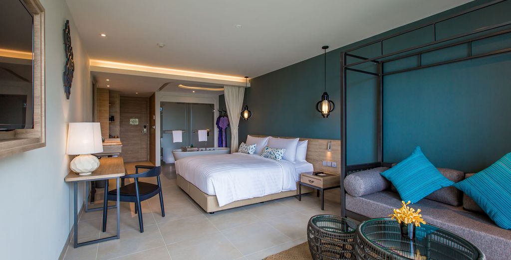 The Grand Fourwings Convention 5* + MAI HOUSE Patong Hill 5*