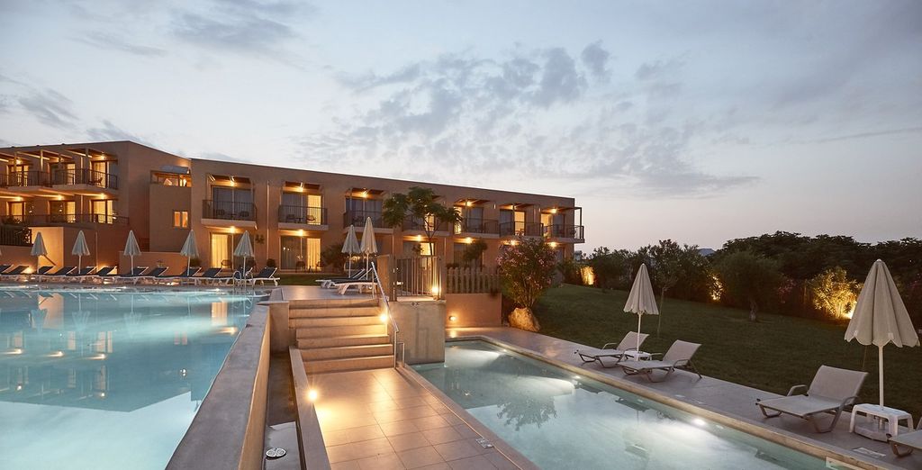 Santa Marina Beach Resort 4*