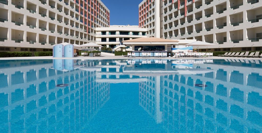 Be Live Family Palmeiras Village 4*