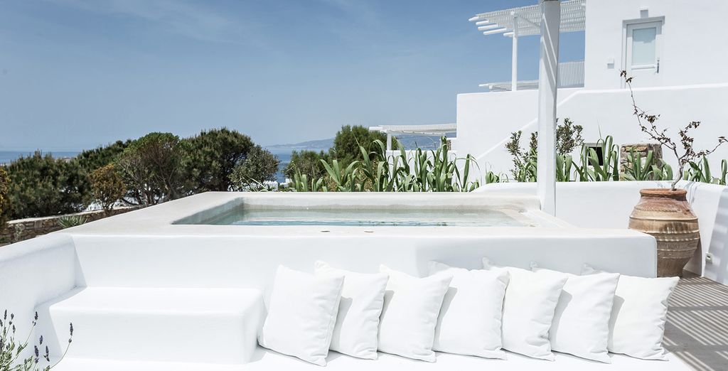 Ostraco Suites 4*