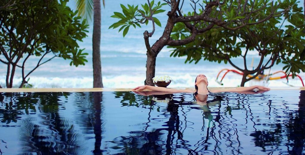 The Majestic Hotel Kuala Lumpur 5* + Spa Village Resort Tembok Bali 4* 