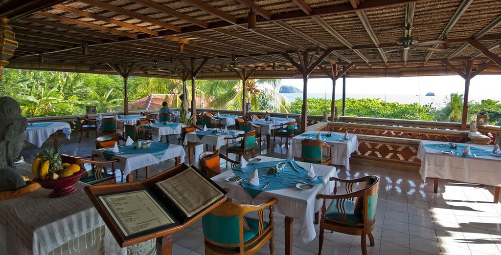 Combinato le perle di Bali: Candidasa, Pelaga, Lovina e soggiorno mare a Uluwatu