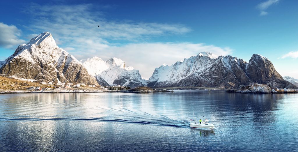 7–10 night tour: Cruise and trains through the fjords