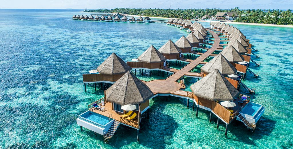 Mercure Maldives Kooddoo Resort 4*