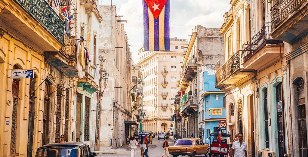Explore Cuban Street during your holidays with Voyage Privé