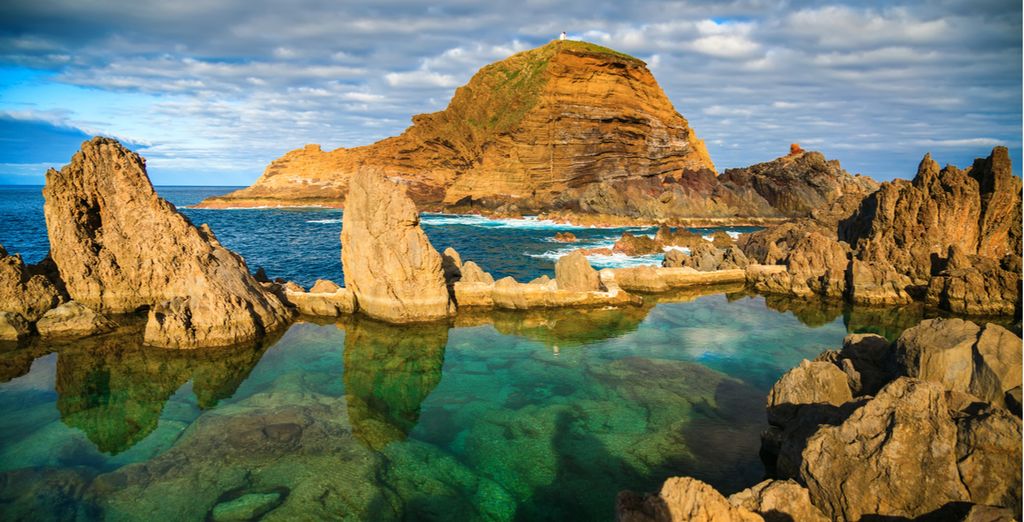 Spend relaxing holidays to Madeira in natural lava swimming pools with Voyage Privé