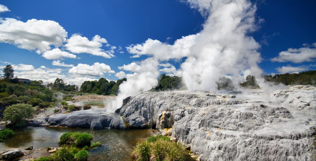 New Zealand Fly Drive with Emirates