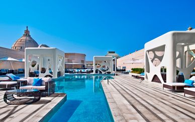 V Curio Hotel By Hilton y Hotel Maritim Resort & Spa 5*