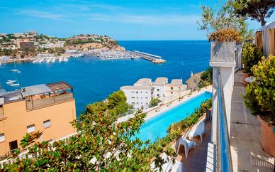 Hotel Montjoi