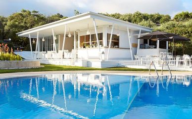 Mr & Mrs White Corfu 4*