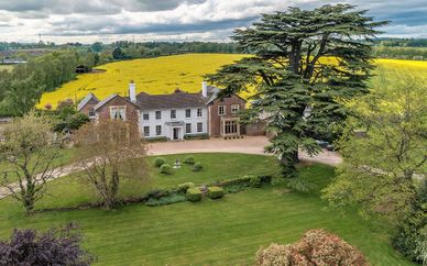 Glewstone Court 4*