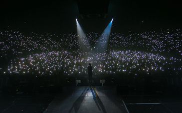 Concert Alex Warren in de O2 Arena + Crowne Plaza Kings Cross 4*