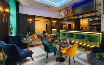 Hotel Estera 4*