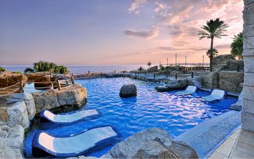 Holiday World Polynesia Hotel 4*