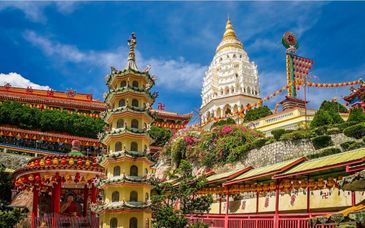 Dusit Thani Singapore 5*, The Majestic Malacca Hotel 5*, Hotel Stripes Kuala Lumpur 5*, Cameron Highlands Resort 5* & Pangkor Laut Resort 5*