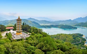 Rundreise von Nippons Neon bis zu den Tempeln Taipeis
