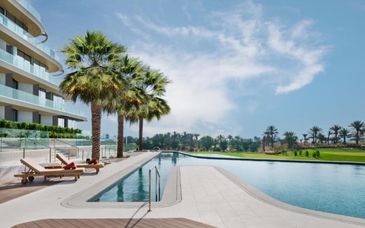 JA Lake View Hotel Dubai 5*
