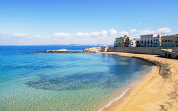 Autotour: Dolce Vita zwischen Häfen und blauen Horizonten mit optionalem Aufenthalt in Matera