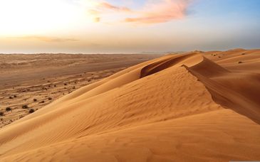 Circuito privado de 6 noches por Omán + extensión en el Crowne Plaza Muscat by IHG 4*