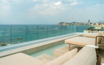 Descubre Costa Blanca con el Hotel Villa España 4*  