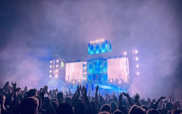 Concierto de Rosalía y estancia en Londres en el Holiday Inn Express Limehouse o en el Moxy London Piccadilly Circus