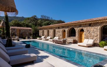 Domaine Pozzo di Mastri 4* avec vols ou ferries