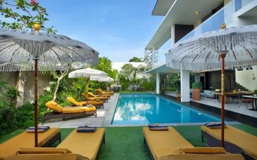 Kupu Kupu Barong 5*, Monolocale Seminyak 5* et séjour possible au Anema Gili Lombok 5*
