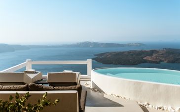 Aqua Luxury Suites Santorini 5*
