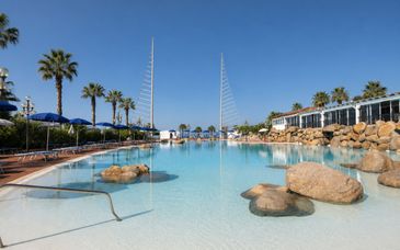 Phi Hotel Sighientu 4*