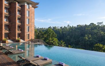 Novotel Bali Ubud Resort 5*, Renaissance Bali Uluwatu Resort & Spa 5* e possibile estensione al Royal Avila Boutique Resort 5*