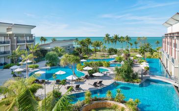Combinato: Phuket Emerald Beach Resort 4*, Le Meridien Khao Lak Beach & Spa Resort 5* ed eventuale soggiorno al Le Royal Méridien Doha 5*