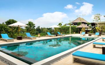 Combinato 5* Dusit Thani Laguna Singapore, Sthala a tribute Portfolio Hotel Ubud, Jambuluwuk Oceano Seminyak Hotel e Nusa Dua Beach Hotel & Spa Bali