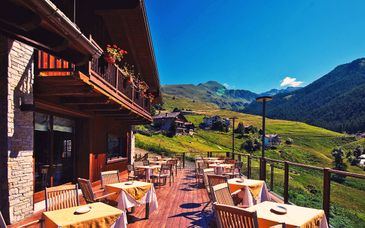 Maison Cly Hotel & Restaurant 4*