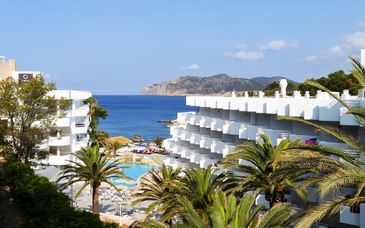Fergus Style Cala Blanca Suites 4*