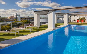 NH Hotel Plaza De Armas 4*