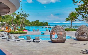 Trio: Renaissance Bali Uluwatu Resort & Spa 5* & other 5* hotels