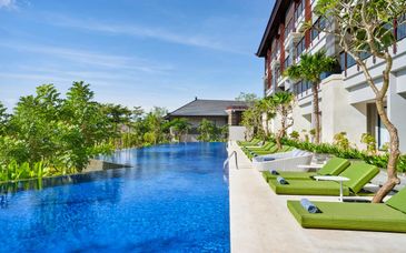 Trio: Sofitel Singapore City Centre 5*, Abisena Wellness and Resort Ubud 5* & Renaissance Bali Nusa Dua Resort 5*