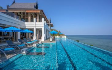 Namaka Resort Kamala 5*, Island Escape Burasari 5*, Le Méridien Khao Lak Resort & Spa 5* & optional stay at Radisson Suites Bangkok Sukhumvit 4*