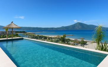 Duo: Regina Palm Resort 5* & Crowne Plaza Durres by IHG 5*