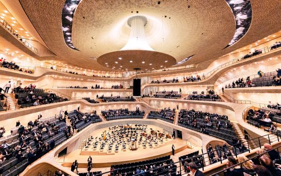 Operngala mit Sonya Yoncheva und dem Bohuslav Martinů Philharmonic Orchestra am 24.06.25 in der Elbphilharmonie